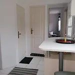 Charmante Maisonnette Independante Avec Parking 5 Mn Rouen Franqueville-Saint-Pierre
