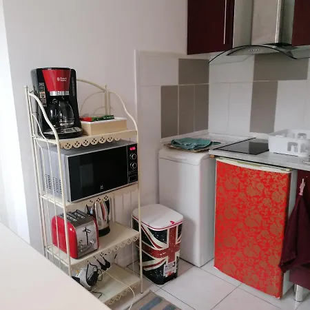 Charmante Maisonnette Independante Avec Parking 5 Mn Rouen *