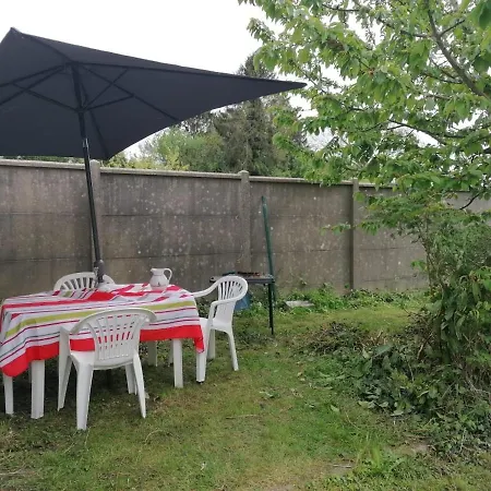 Apartment Charmante Maisonnette Independante Avec Parking 5 Mn Rouen Franqueville-Saint-Pierre