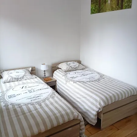 Charmante Maisonnette Independante Avec Parking 5 Mn Rouen Apartment *