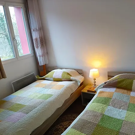 Apartment Charmante Maisonnette Independante Avec Parking 5 Mn Rouen Franqueville-Saint-Pierre